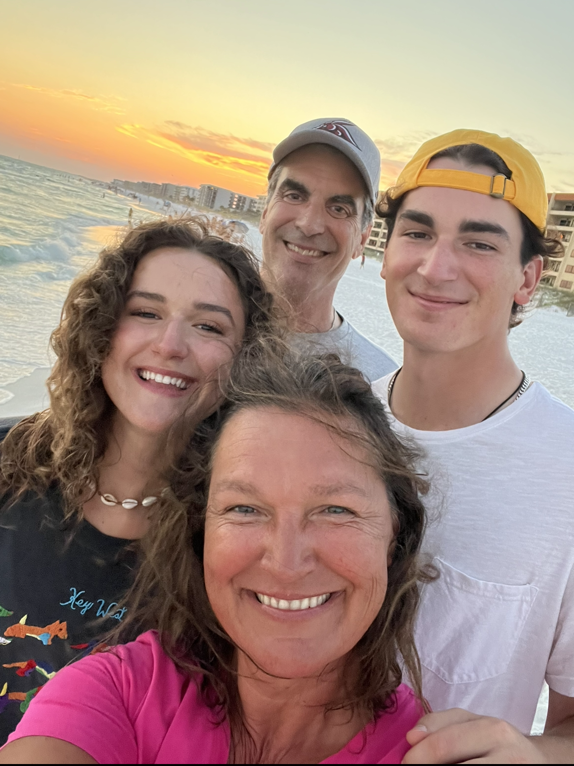 Kimberly Wiseman, husband Greg, son Alex, and youngest daughter Elleanne, beachtime! Kimberly Wiseman, husband Greg, son Alex, and youngest daughter Elleanne, beachtime!